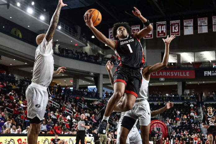 Collin Parker, Zyree Collins Combine for 53 as Austin Peay State University Men's Basketball Rolls Past North Alabama. (Karley Livingston, APSU Sports Information)