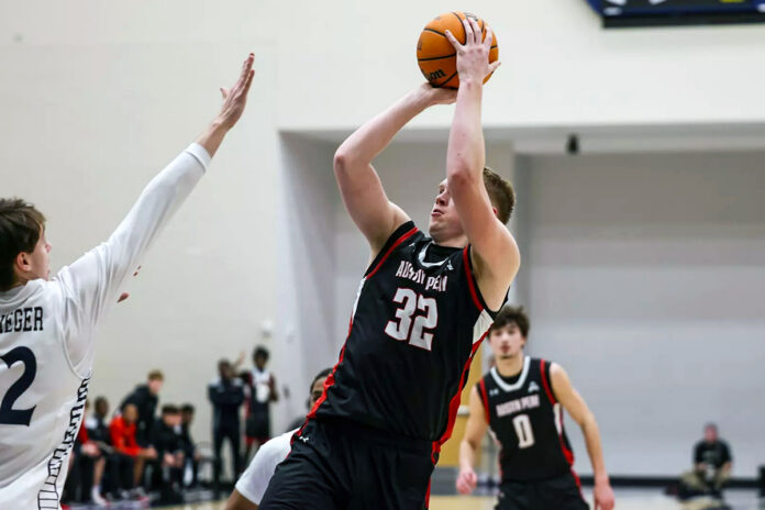 Collin Parker Drops 39 as Austin Peay State University Men's Basketball Beats Queens for Seventh Straight ASUN Win. (Alex Allard, APSU Sports Information)