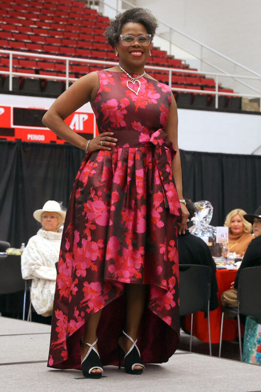 Bella&rsquo;s Closet 2nd Annual &ldquo;SEASONS: A Journey of Style &amp; Strength&rdquo; Fashion Show Fundraiser. (Mark Haynes, Clarksville Online)