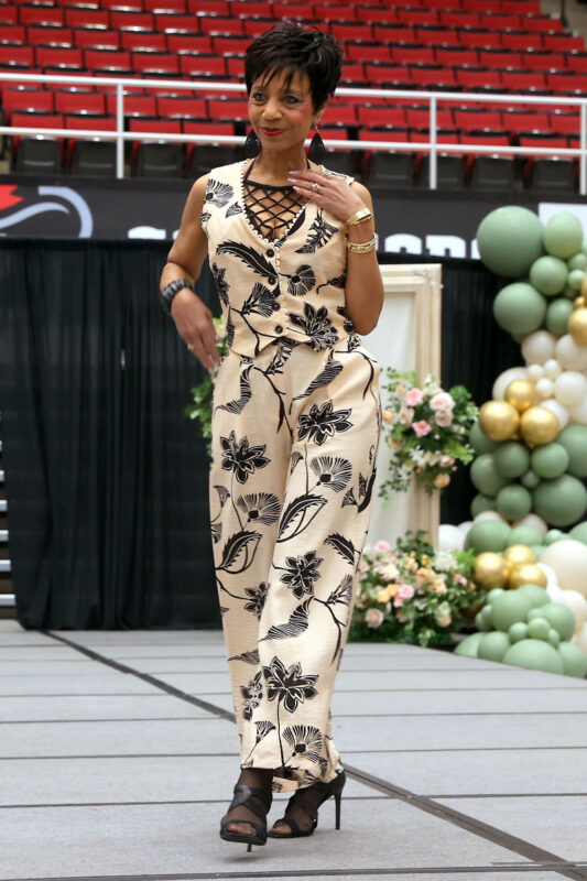 Bella&rsquo;s Closet 2nd Annual &ldquo;SEASONS: A Journey of Style &amp; Strength&rdquo; Fashion Show Fundraiser. (Mark Haynes, Clarksville Online)