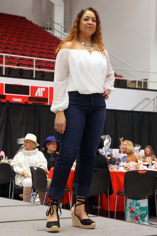 Bella&rsquo;s Closet 2nd Annual &ldquo;SEASONS: A Journey of Style &amp; Strength&rdquo; Fashion Show Fundraiser. (Mark Haynes, Clarksville Online)