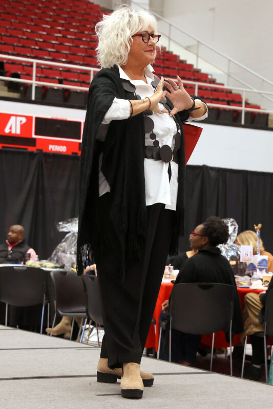 Bella&rsquo;s Closet 2nd Annual &ldquo;SEASONS: A Journey of Style &amp; Strength&rdquo; Fashion Show Fundraiser. (Mark Haynes, Clarksville Online)