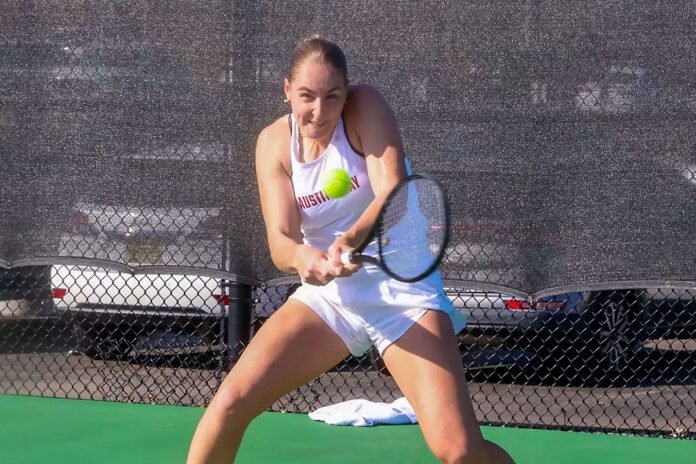 Austin Peay State University Women's Tennis Battles Saint Louis in Paducah. (Madison Harrigan, APSU Sports Information)
