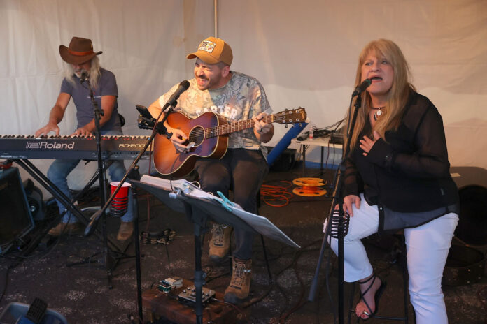 Lucian Greene and his band playing at the 16th Annual Dwayne Byard Memorial BBQ Cook-Off. (Mark Haynes, Clarksville Online)