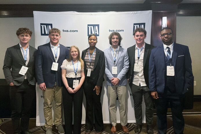 Austin Peay State University’s team for the most recent TVA Investment Challenge Program, from left: Davin Garinger, Nate Weyland, Marin Brown, Shermya Dover-John, Mitchell Welborn, Jackson Head, Cordell Holliday. (Contributed photo)