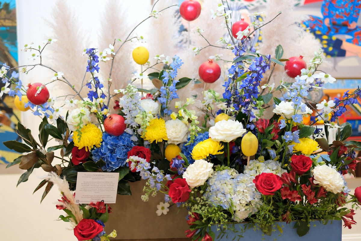 Floral arrangement by florist Kelly Smart (The Bloom Project) Floral arrangement by florist Kelly Smart (The Bloom Project)