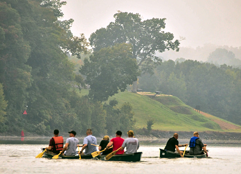 Officers and senior enlisted with 1st Battalion, 502nd Infantry Regiment, 2nd Brigade Combat Team, 101st Airborne Division (Air Assault), paddle up to the Fort Donelson Battlefield on Tennessee’s Cumberland River, September 28th. This battlefield held significance in the Civil War because of the collaboration between land and naval efforts. Officers and senior enlisted with 1st Battalion, 502nd Infantry Regiment, 2nd Brigade Combat Team, 101st Airborne Division (Air Assault), paddle up to the Fort Donelson Battlefield on Tennessee’s Cumberland River, September 28th. This battlefield held significance in the Civil War because of the collaboration between land and naval efforts.