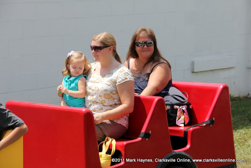 People enjoying the train ride at the Lone Oak Picnic. People enjoying the train ride at the Lone Oak Picnic.