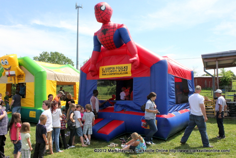 Hilltop Super Market's 17th Annual Easter Egg Hunt. Hilltop Super Market's 17th Annual Easter Egg Hunt.