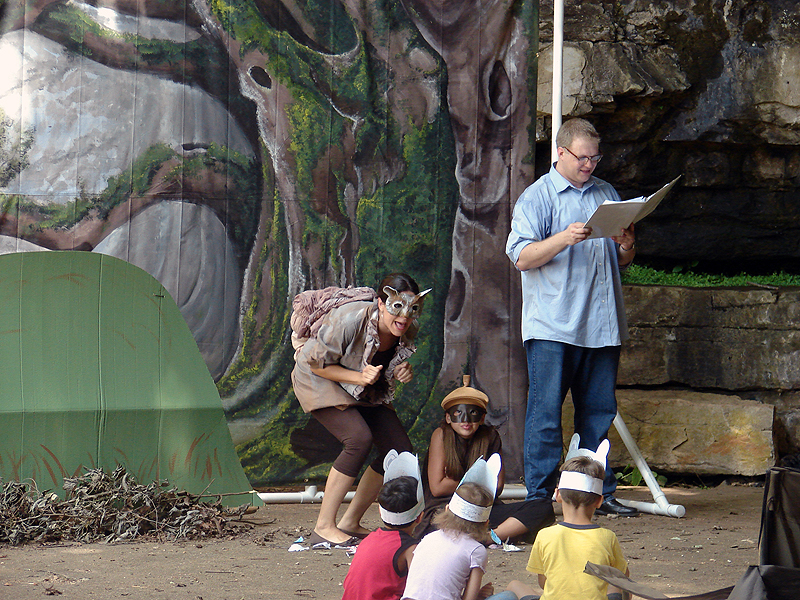 Squirrel finds the acorn - APSU Childrens Theatre Squirrel finds the acorn - APSU Childrens Theatre