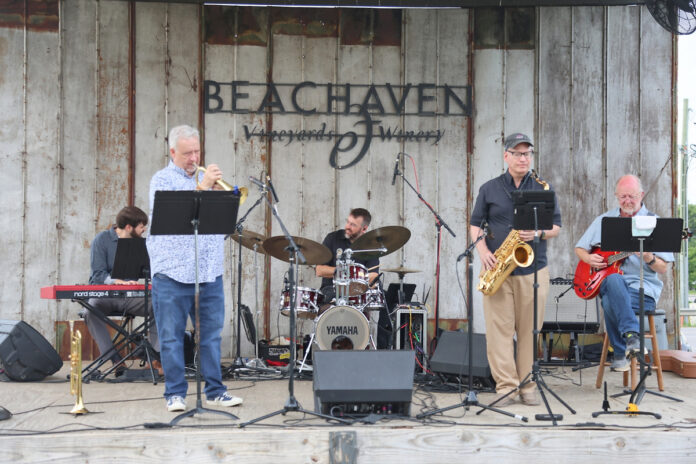 Beachaven Winery celebrates 40th anniversary of Jazz on the Lawn. (Tony Centonze, Clarksville Living Magazine)