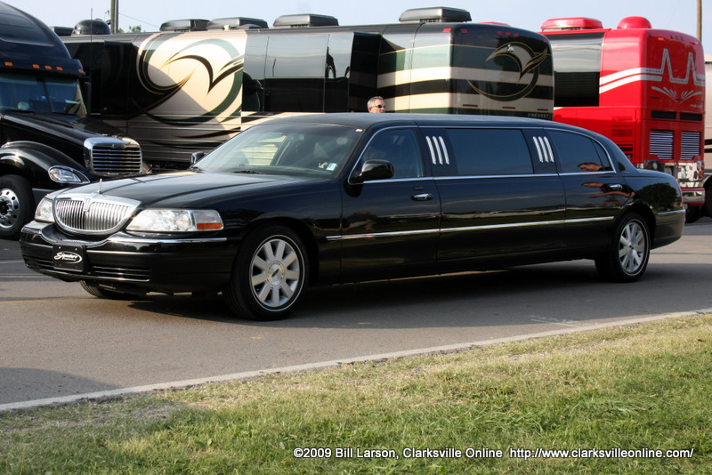 A limousine arrives at the Salute the Troops Concert at Fort Campbell, KY A limousine arrives at the Salute the Troops Concert at Fort Campbell, KY